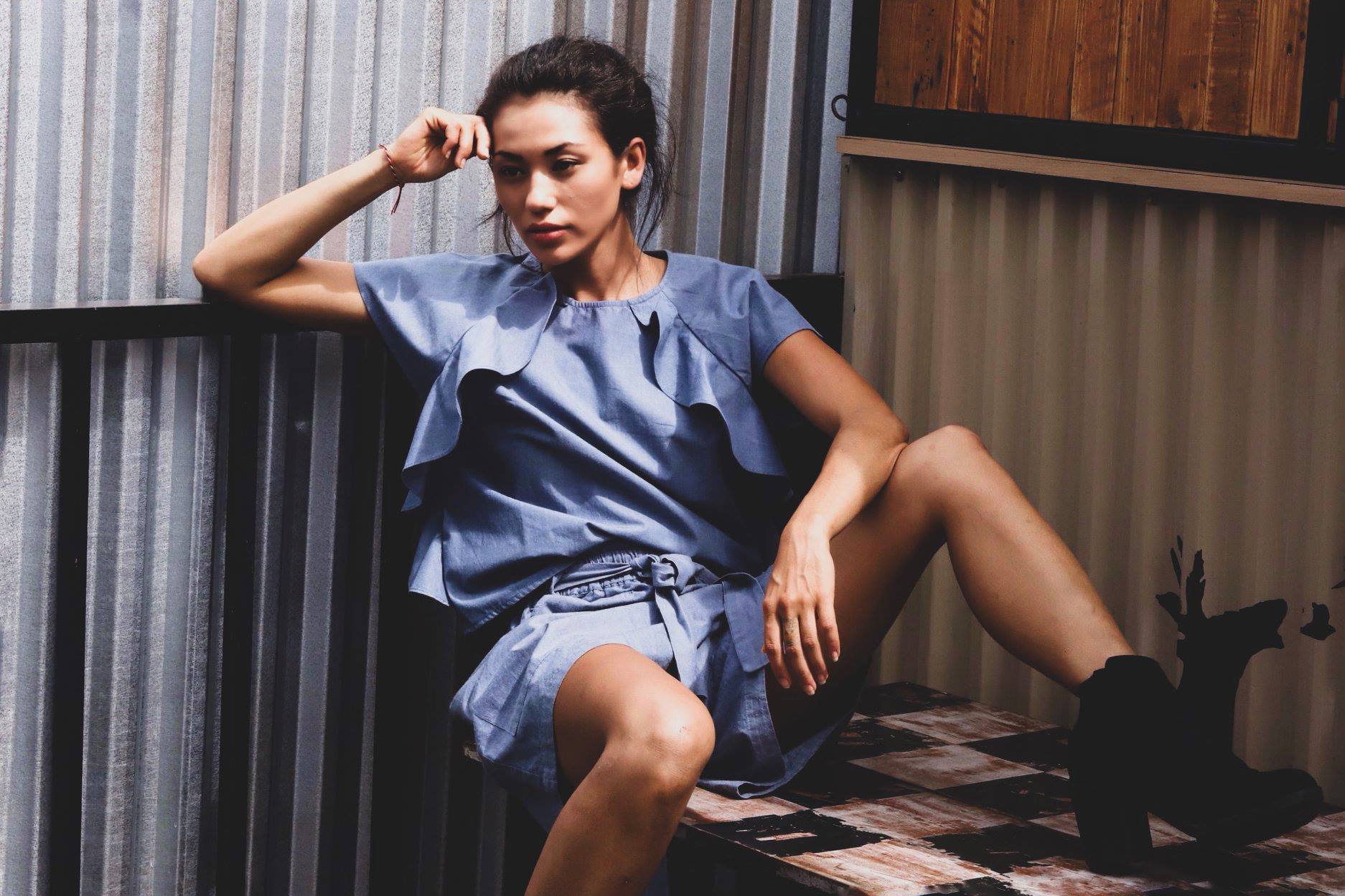 Editorial · Chambray